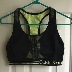 Reversible sports bra